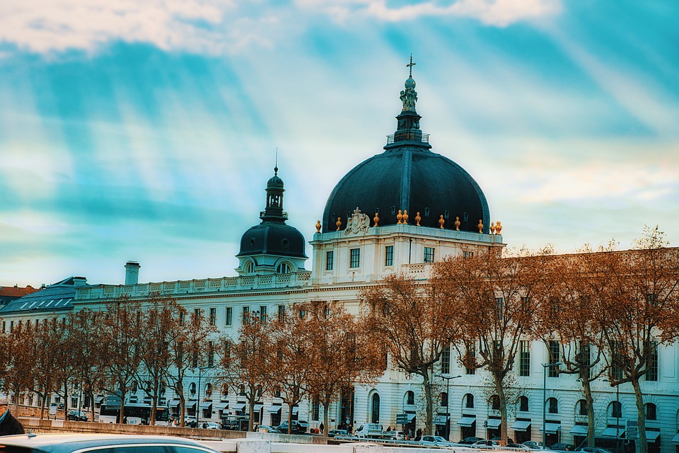 Lire la suite à propos de l’article Service de VTC/TAXI à Lyon : un service unique
