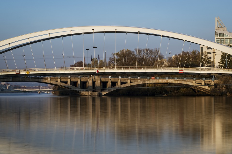 Lire la suite à propos de l’article Transport privé VTC à Caluire-et-Cuire et ses alentours